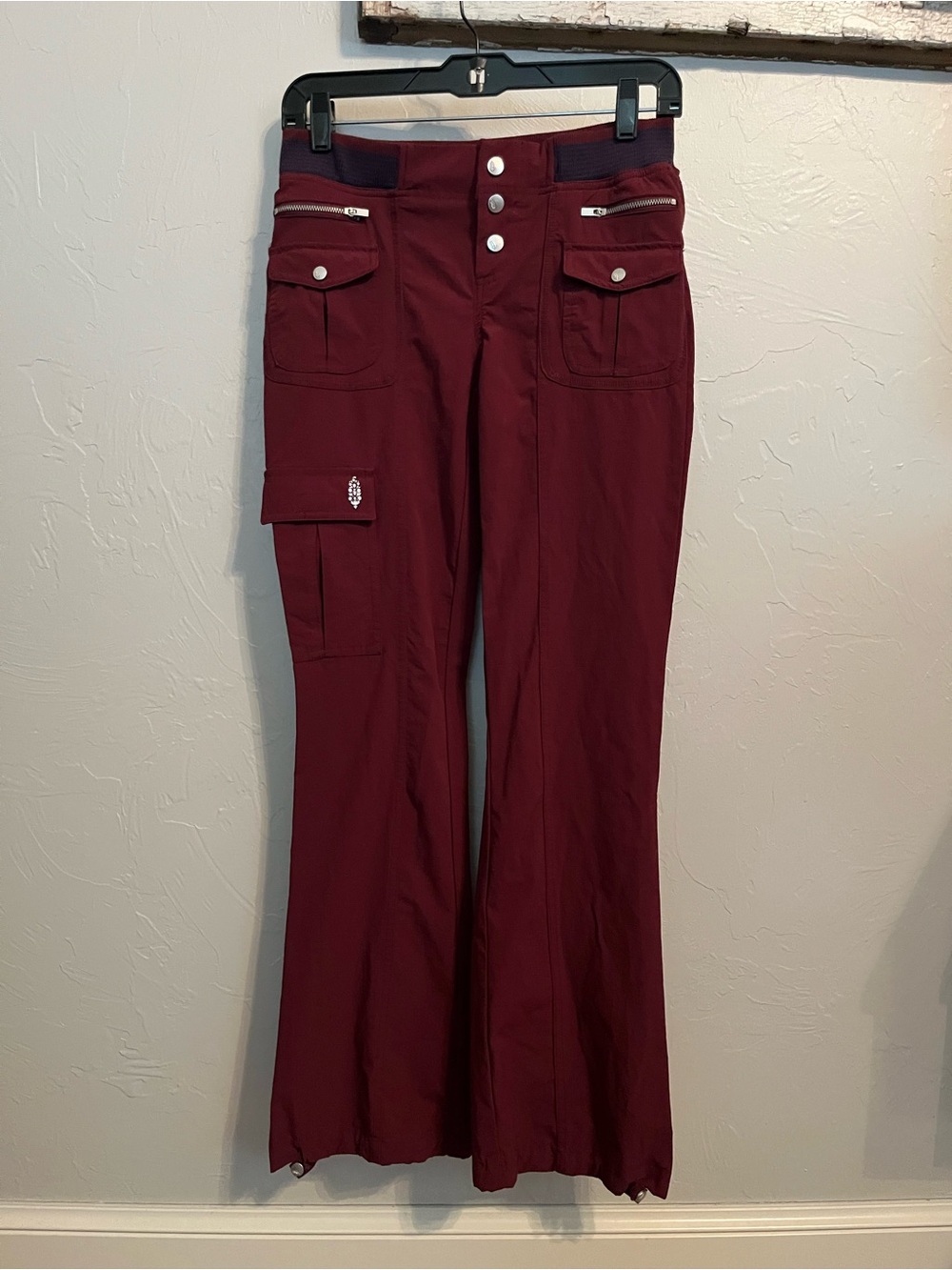 FP MOVEMENT Free People Cascade Flare Cargo Pants in Oxblood Sz XS Low Rise NWOT - Picture 4 of 14
